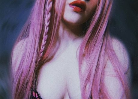 Eva Moon hot pornstar pics