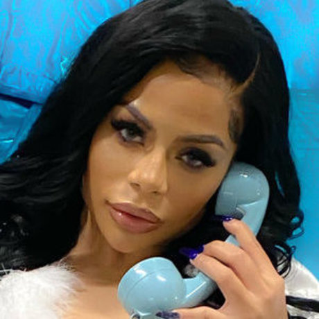 Strella Katt model image