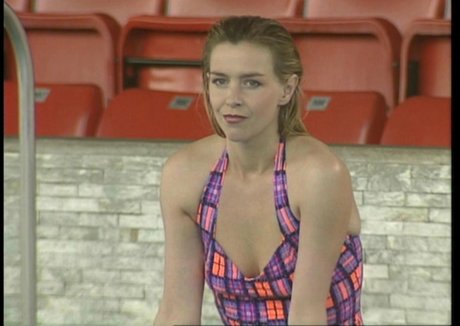 Leslie Ash model sexy galleries