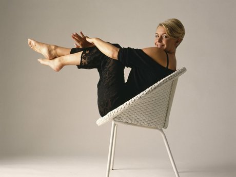 Leslie Ash naked model gallery