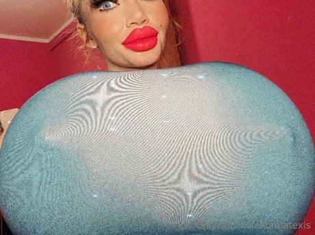 loralatexis actress pictures