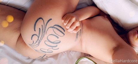 myhardcorewife model naked picture