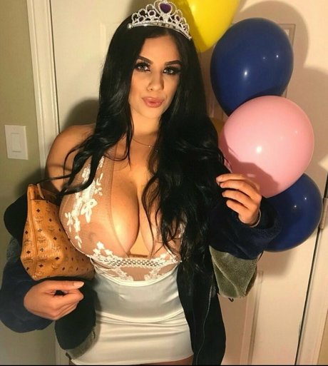 Jordan Taverner perfect model img