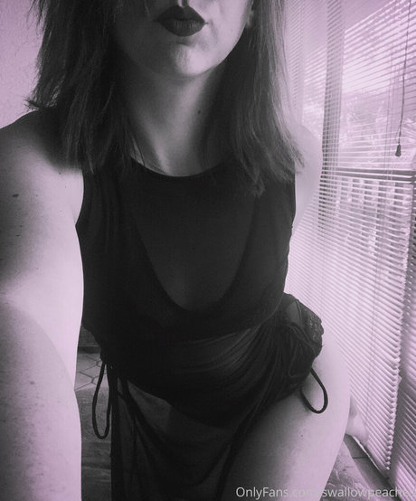 swallowpeaches model hot archive