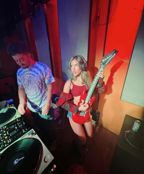 busty mom onlyfans top images