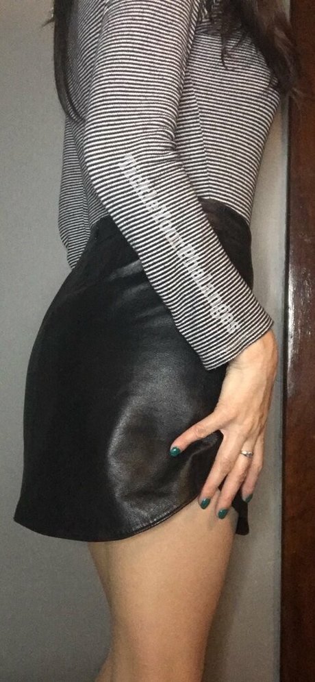 gloryhole wife onlyfans sexy nude image