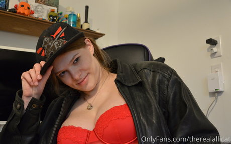 therealallicat xxx pornstar photo