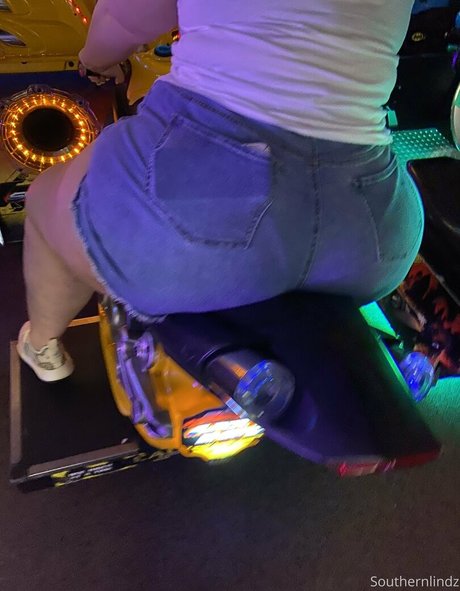 southernlindz pornstar nudes img