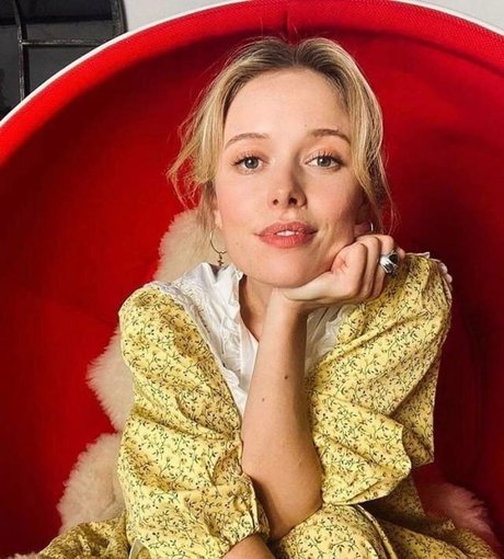 Amelia Eve beautiful pornstar pics