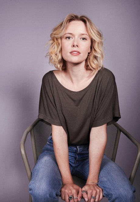 Amelia Eve pretty actress image