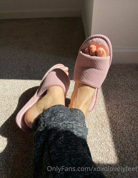 xoxolovelyfeet porn model photos
