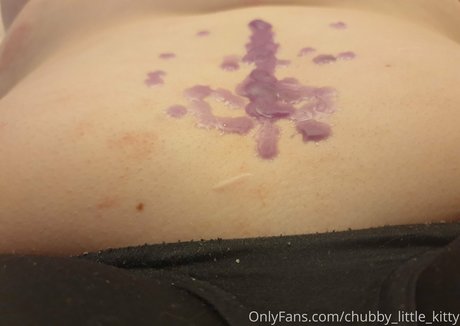 shaved onlyfans exclusive image