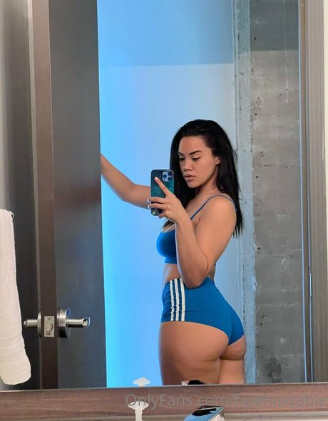 hoehuxtable star nudes picture