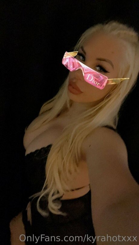 Kyra Hot pornstar top pic