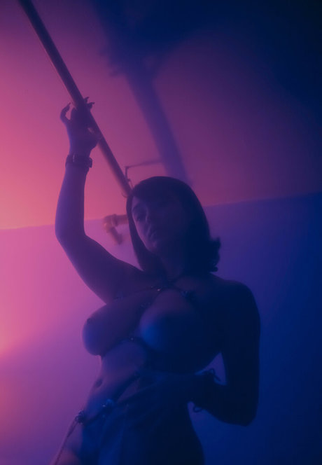 akamikebphoto model free pics