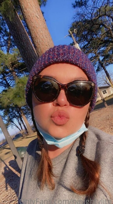 naughtylite star free gallery