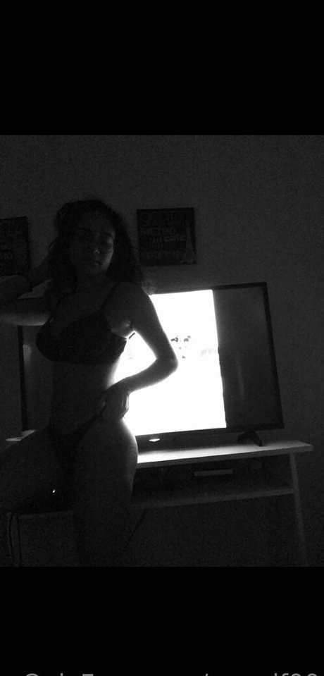 gennif00 nudes model archive