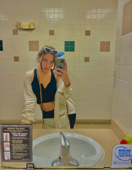 ewhore444 pornstar pic