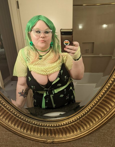 trixxxiecake hd pornstar picture