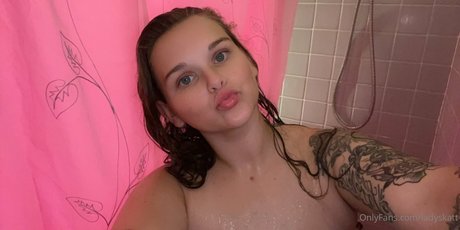 ladyskatt model sexy image