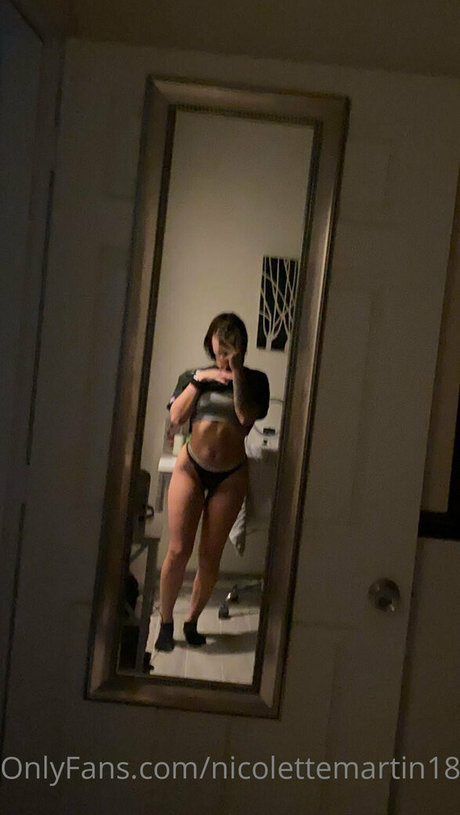 nicolettemartin18 pornstar nude gallery