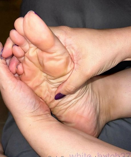 whitebxtch27 pornographic model pics