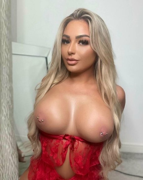 pink hair onlyfans top photo