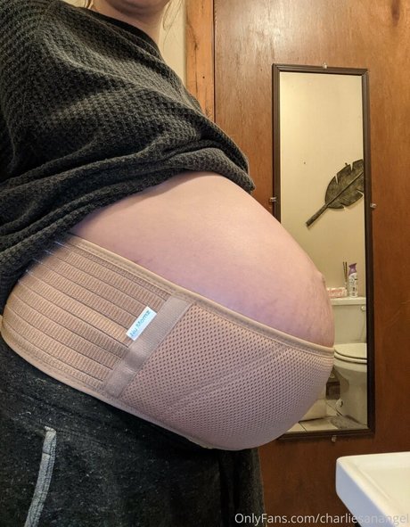 charliesanangel exclusive actress image