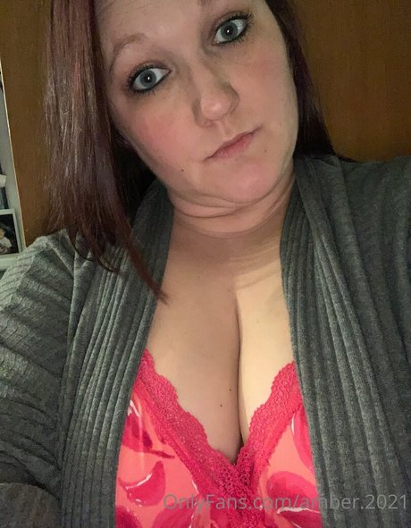 amber 2021 naked model img