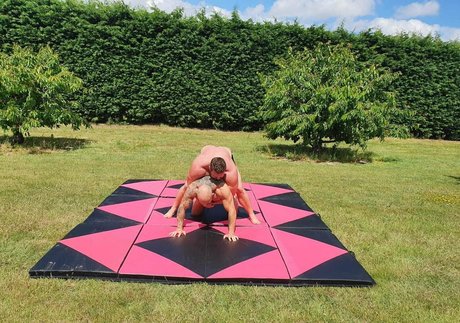 hugeandhung star hot img