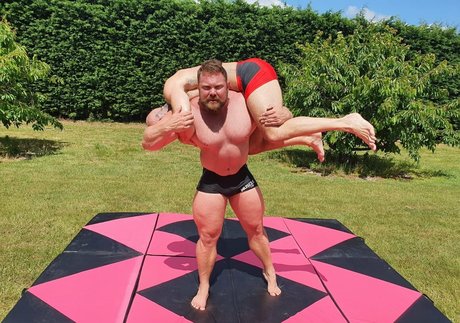 hugeandhung star hot picture