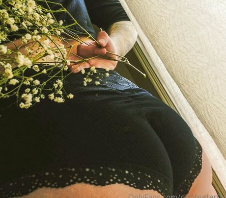 cleobutterfly model free img