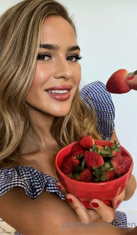 penthousekitchen porn model picture