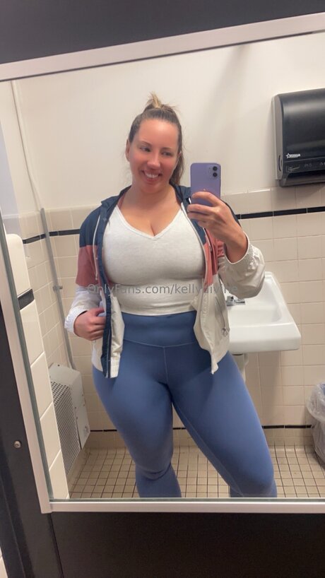 kellydivine xxx actress photos