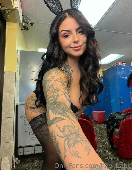 hay babe hot model image