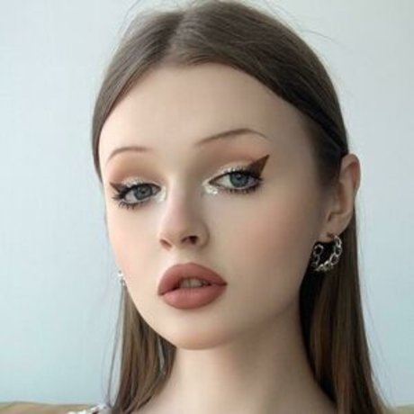 hotflops pretty model images