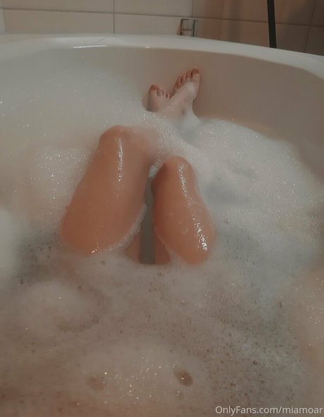 miamoar model adult photos