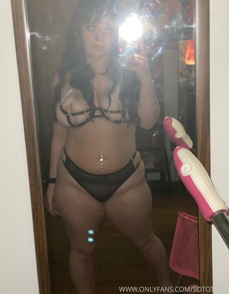 sototally nude star photos