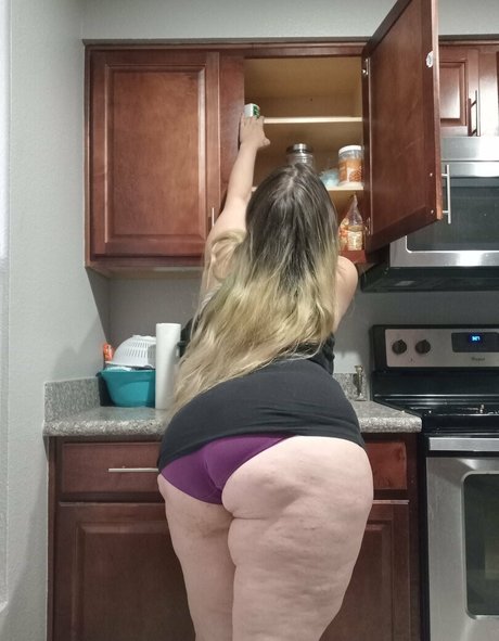 curvy solo onlyfans erotic photo