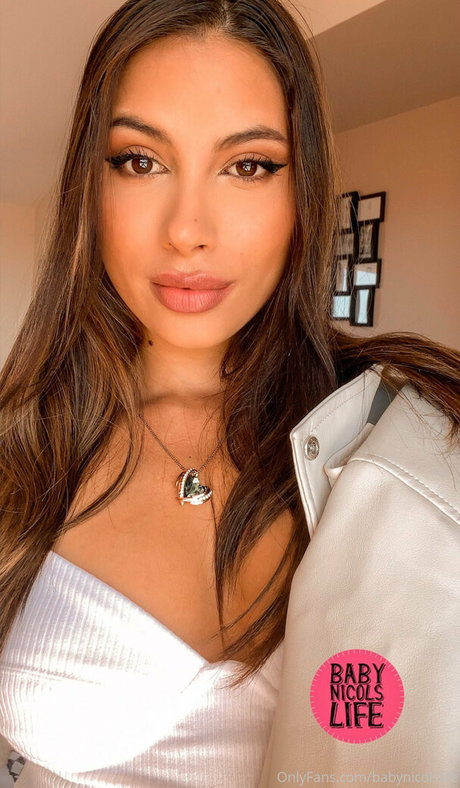 babynicolslife model erotic picture