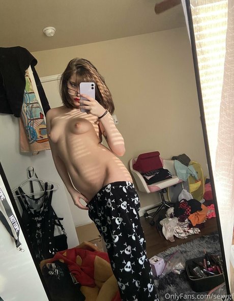 hard nipples onlyfans beautiful nude pic