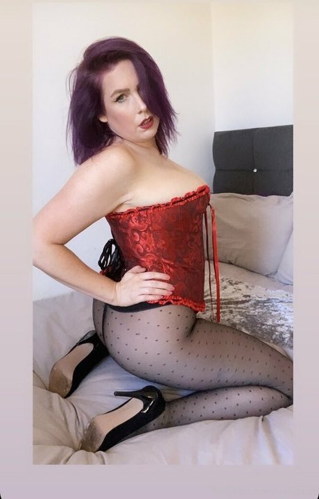 suziesuze model beautiful picture