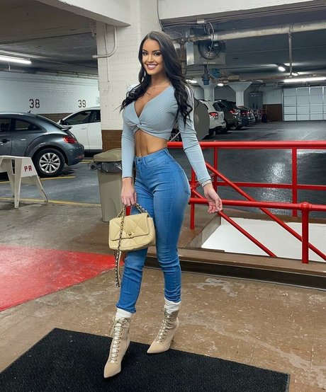 Rachel Stuhlmann nudes actress pics