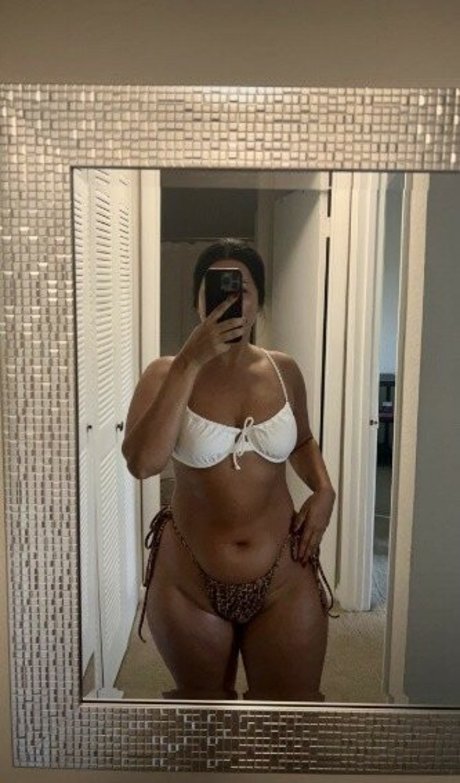 _lovekat naked model img