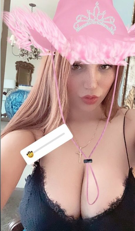 Arely Walle nude pornstar image