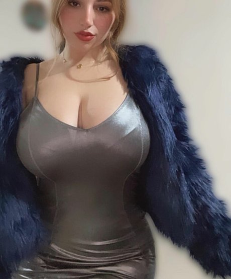 Arely Walle sexy pornstar pics