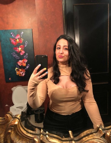 Nicole Enayati naked pornstar pic