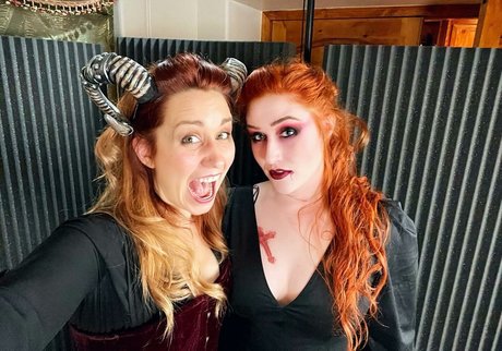 Julia Nilon erotic model photos