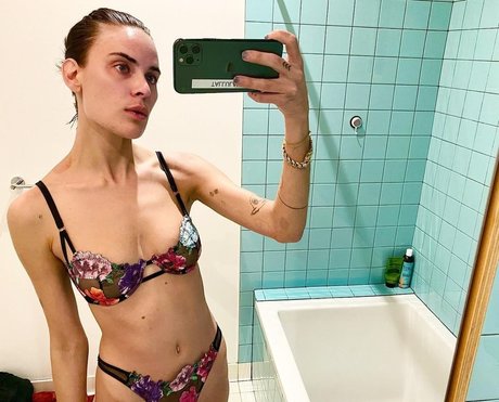 Tallulah Willis pornstar art photos