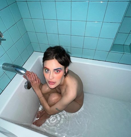 Tallulah Willis high quality actress image